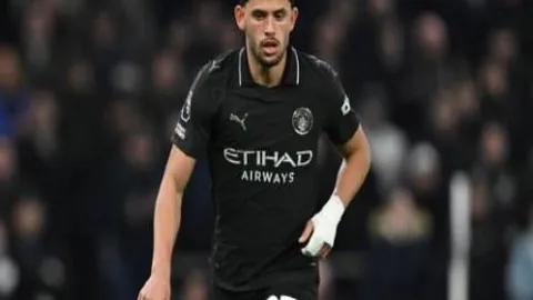 【重磅揭晓】河南队舵手拉莫斯荣获2025赛季中超教练王座！